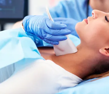 Cirugías-no-invasivas-ultrasonido-de-tiroides-y-biopsias-con-aguja-fina-en-Thyrosurg-Querétaro